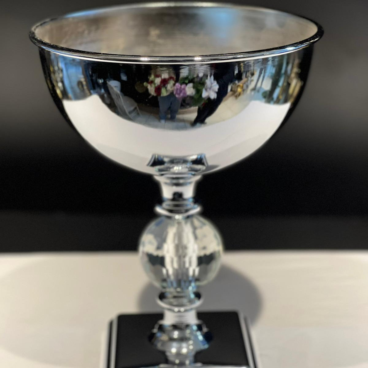 Kristal Küre Detaylı Gümüş Lüks Vazo